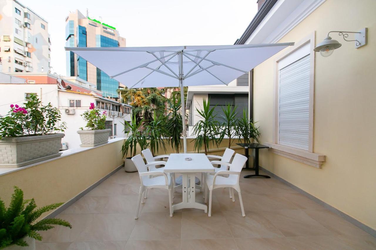 Vila Ferdinand Modern Rooms In Tirana'S Center Exterior photo