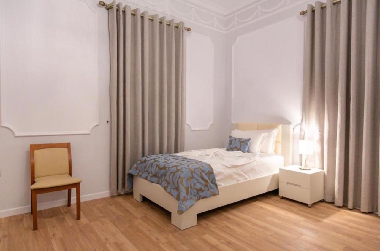 Vila Ferdinand Modern Rooms In Tirana'S Center Exterior photo