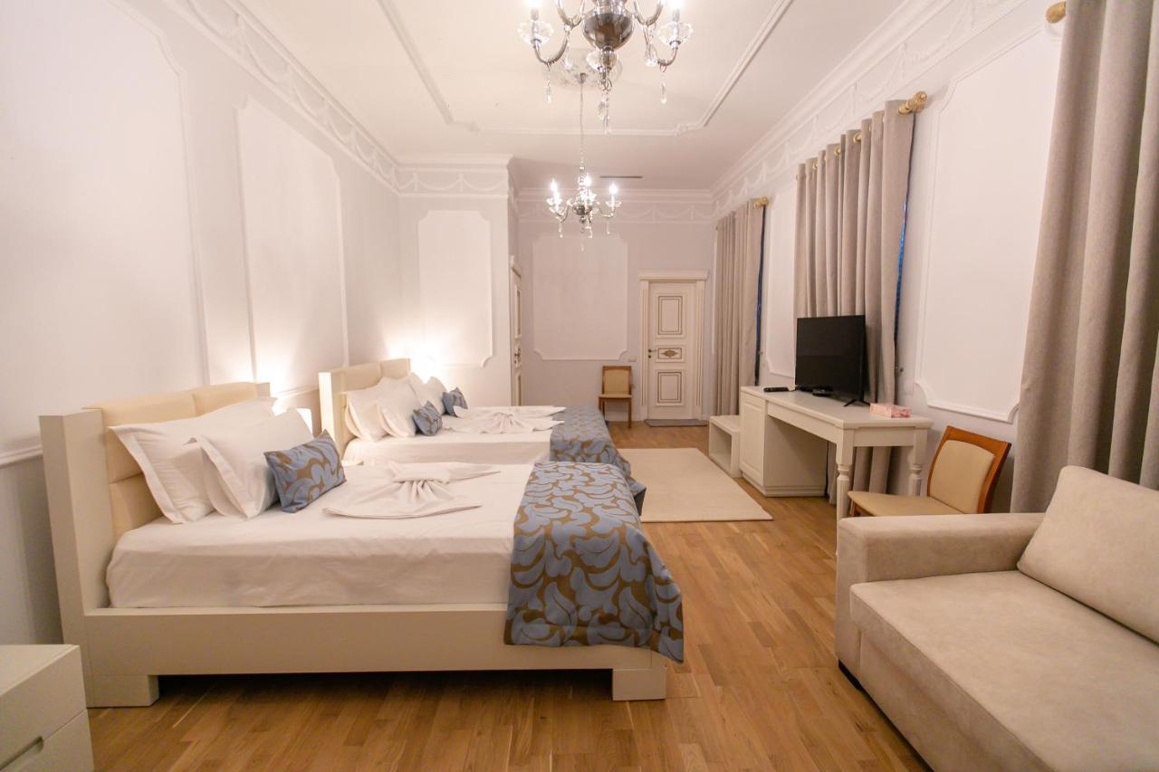 Vila Ferdinand Modern Rooms In Tirana'S Center Exterior photo