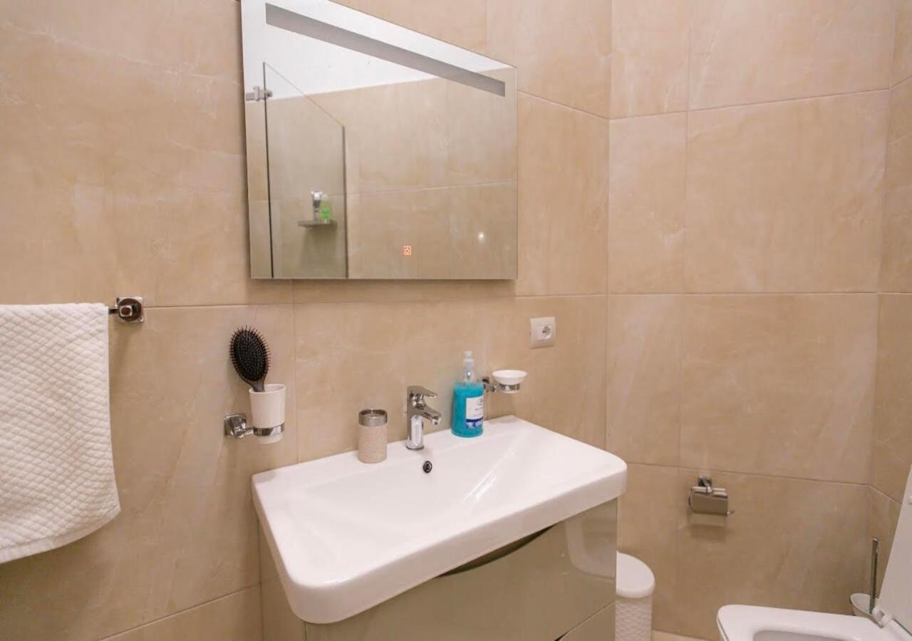 Vila Ferdinand Modern Rooms In Tirana'S Center Room photo
